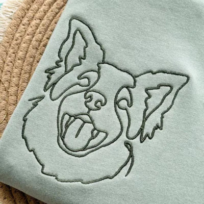 Personaliziran pulover s kapuco z obrisom ljubljenčka