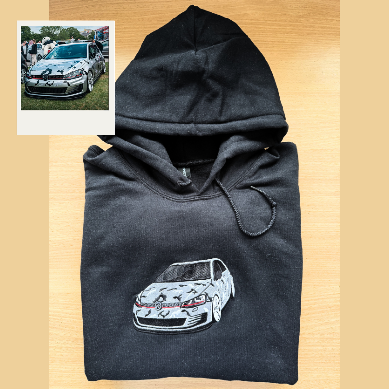Personaliziran pulover s kapuco z vezenim motivom vozila