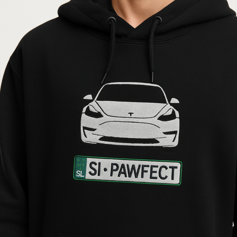 Personaliziran pulover s kapuco z vezenim motivom vozila