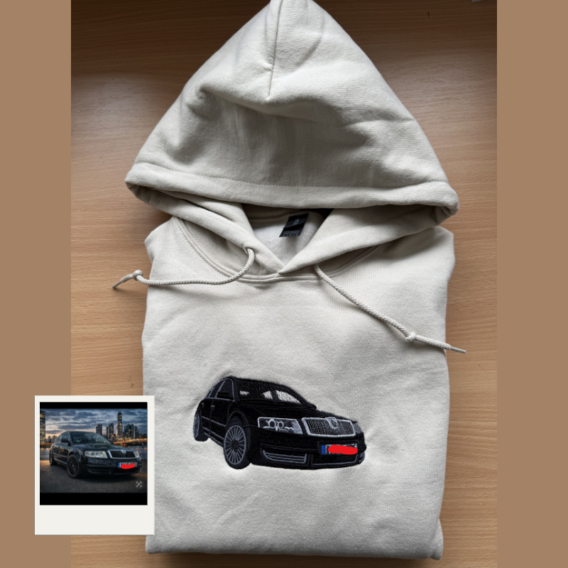 Personaliziran pulover s kapuco z vezenim motivom vozila