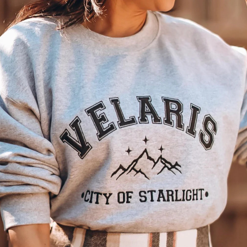 Personalizirana majica z dolgimi rokavi z vezenim knjižnim motivom