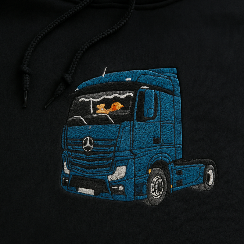 Personaliziran pulover s kapuco z vezenim motivom vozila